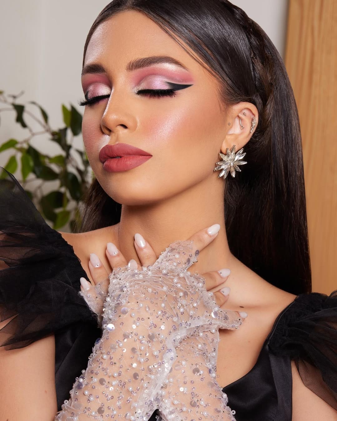 Post 7 by “Noora Al Hattawi | خبيرة مكياج الإمارات 💄” on Instagram (image)