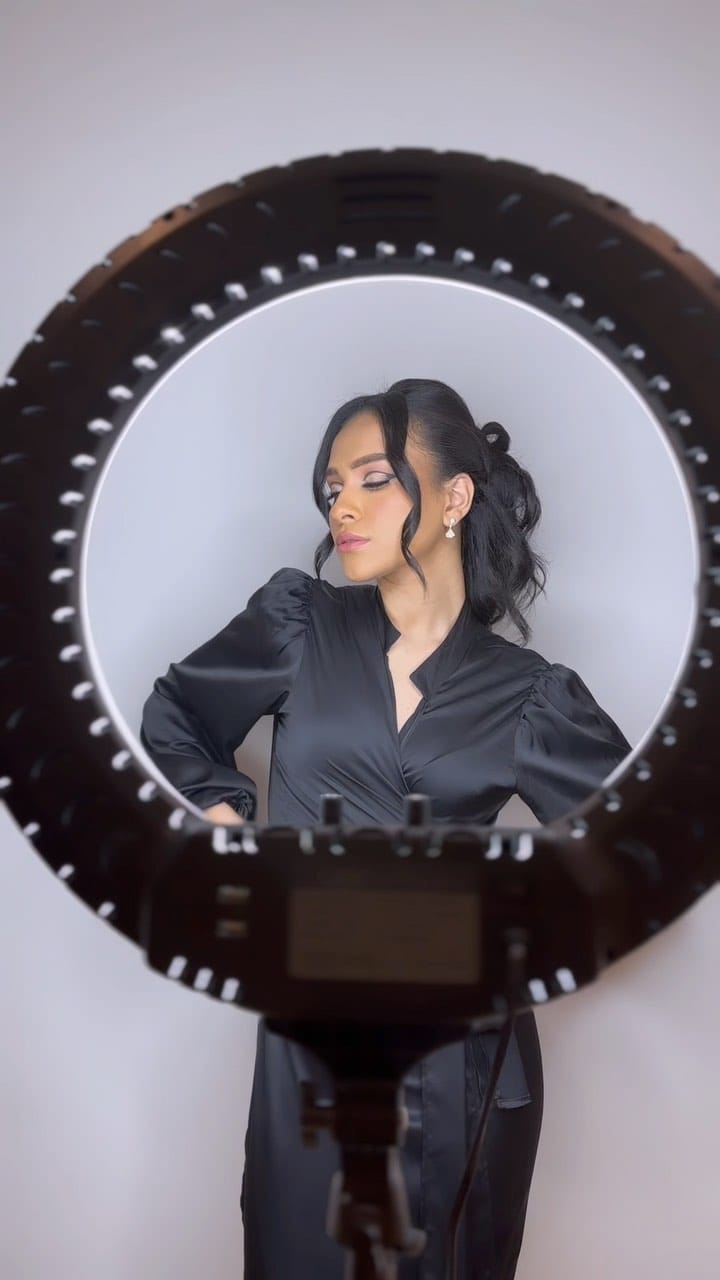 Post 9 by “Noora Al Hattawi | خبيرة مكياج الإمارات 💄” on Instagram (video)