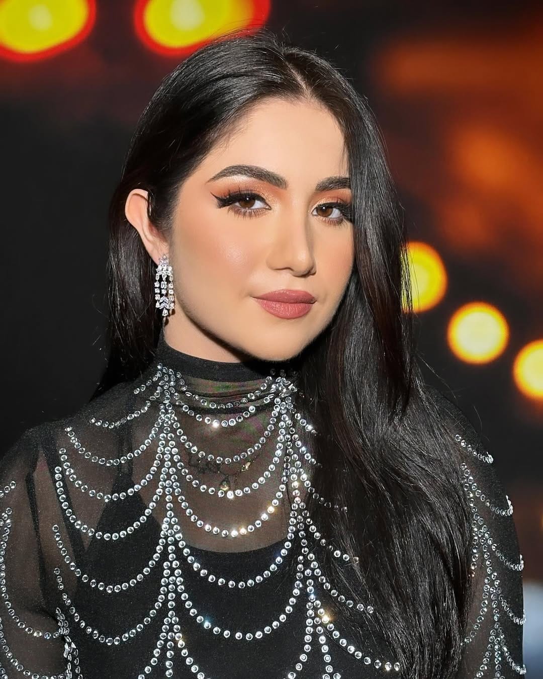 Post 3 by “Noora Al Hattawi | خبيرة مكياج الإمارات 💄” on Instagram (image)