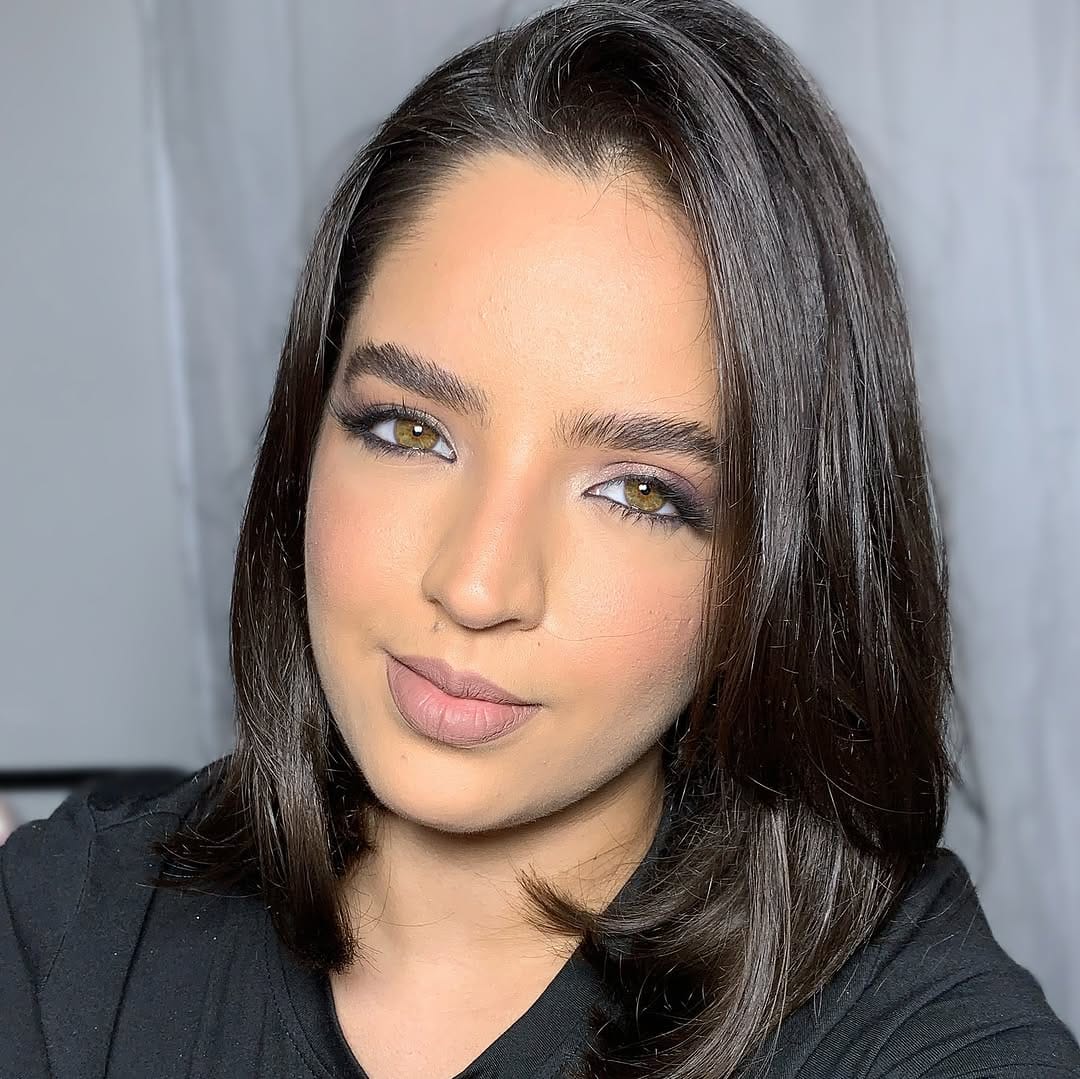 Post 9 by Vitória Mendes on Instagram (carousel)