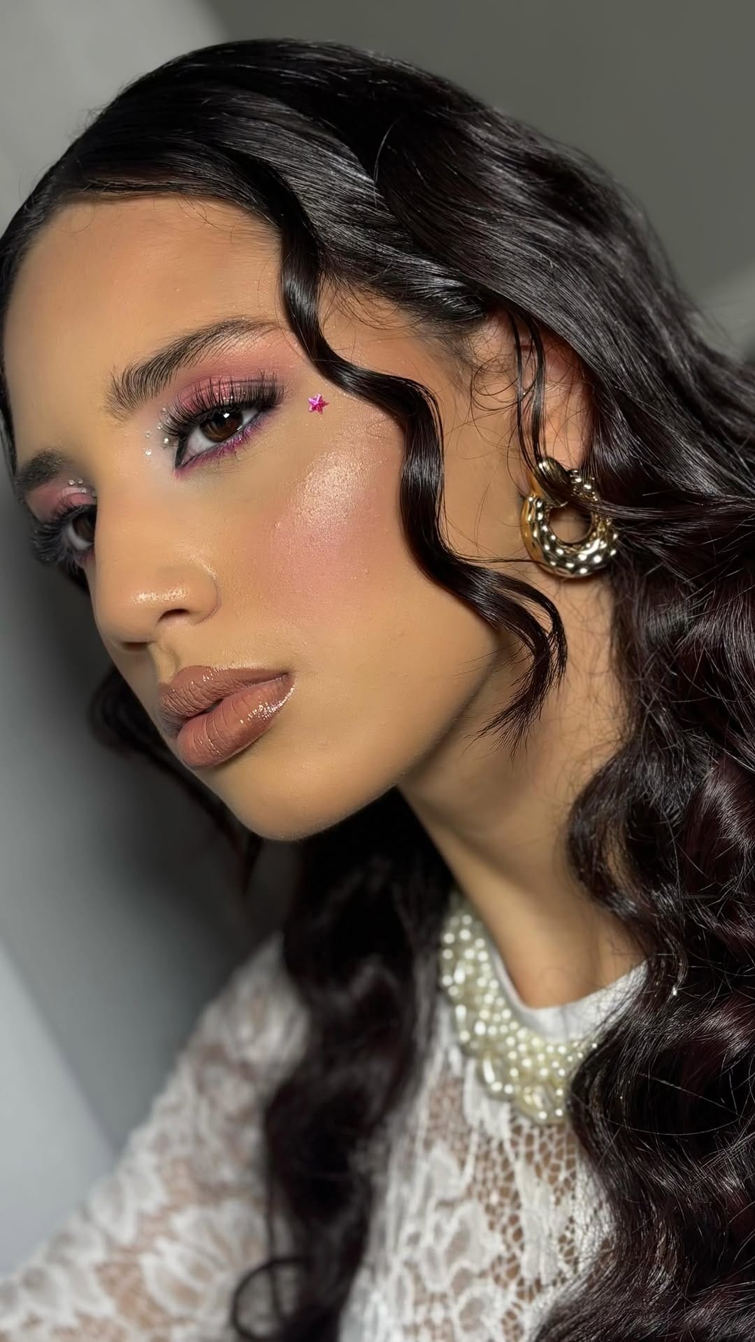Post 6 by Vitória Mendes on Instagram (video)