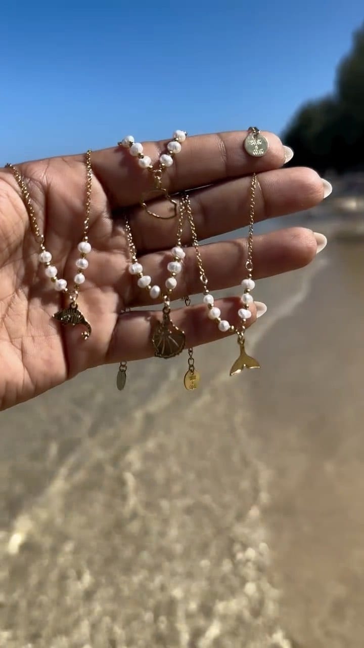 Post 10 by Sœur de cœur 👭 | Bijoux authentiques ☀️ La Réunion 🇷🇪 on Instagram (video)