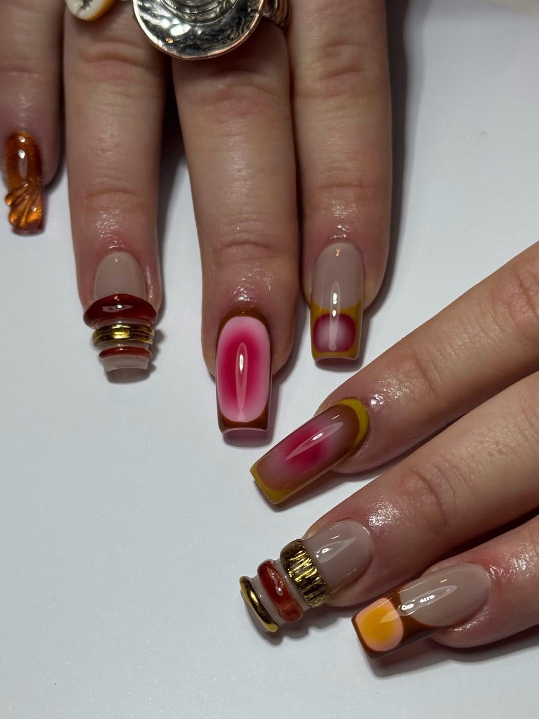 Post 1 by VMAË NAILS | Formatrice • Nail Artist ✨ BORDEAUX on Instagram (carousel)