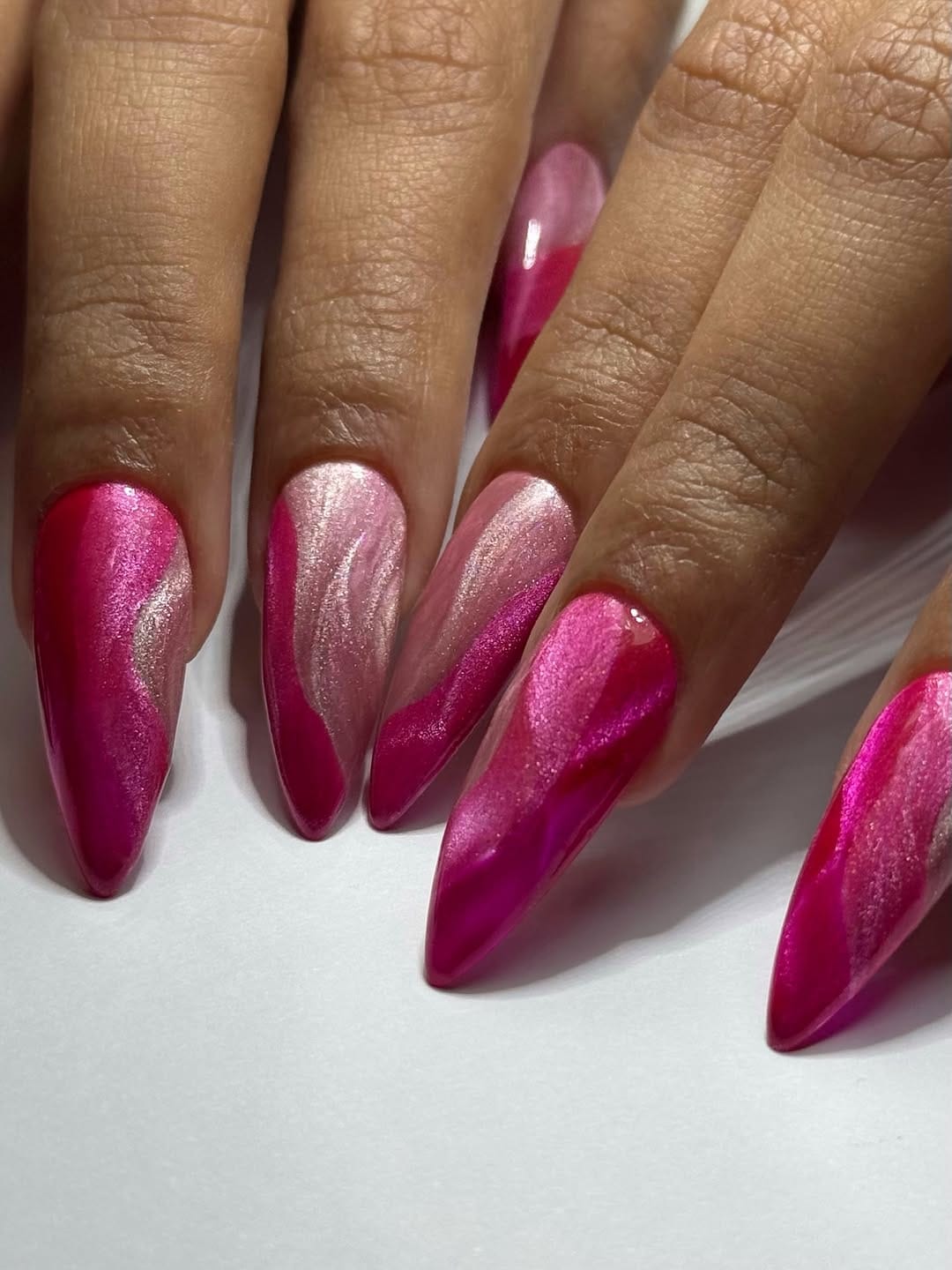 Post 2 by VMAË NAILS | Formatrice • Nail Artist ✨ BORDEAUX on Instagram (carousel)