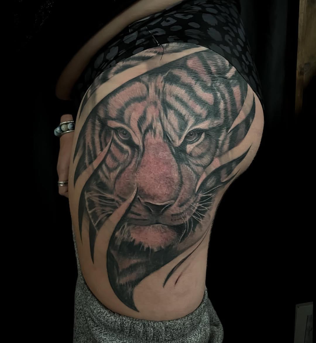 Post 6 by Th1rte3n Tattoo on Instagram (carousel)