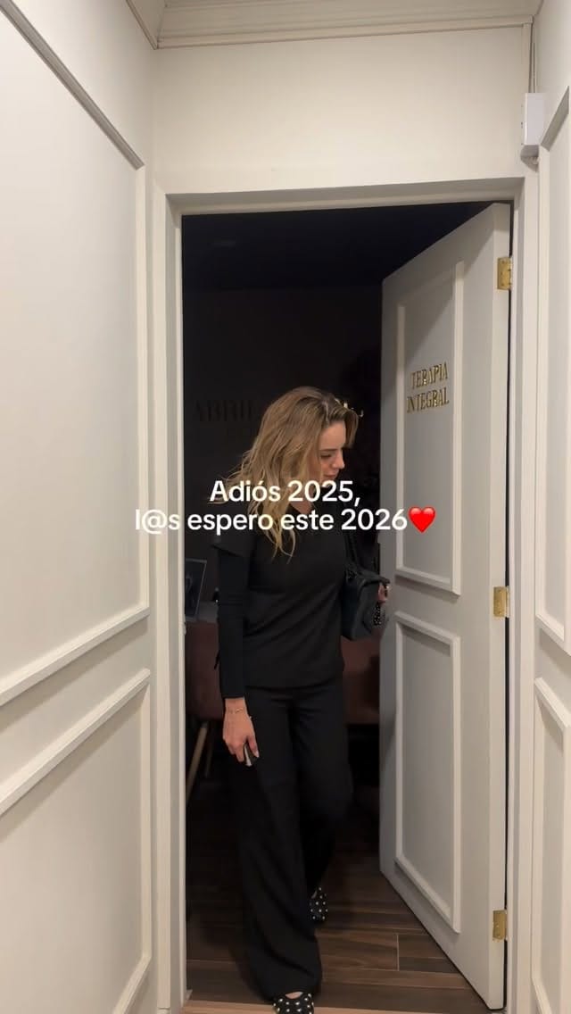 Post 2 by Abril Alvarez Cosmiatra Profesional on Instagram (video)