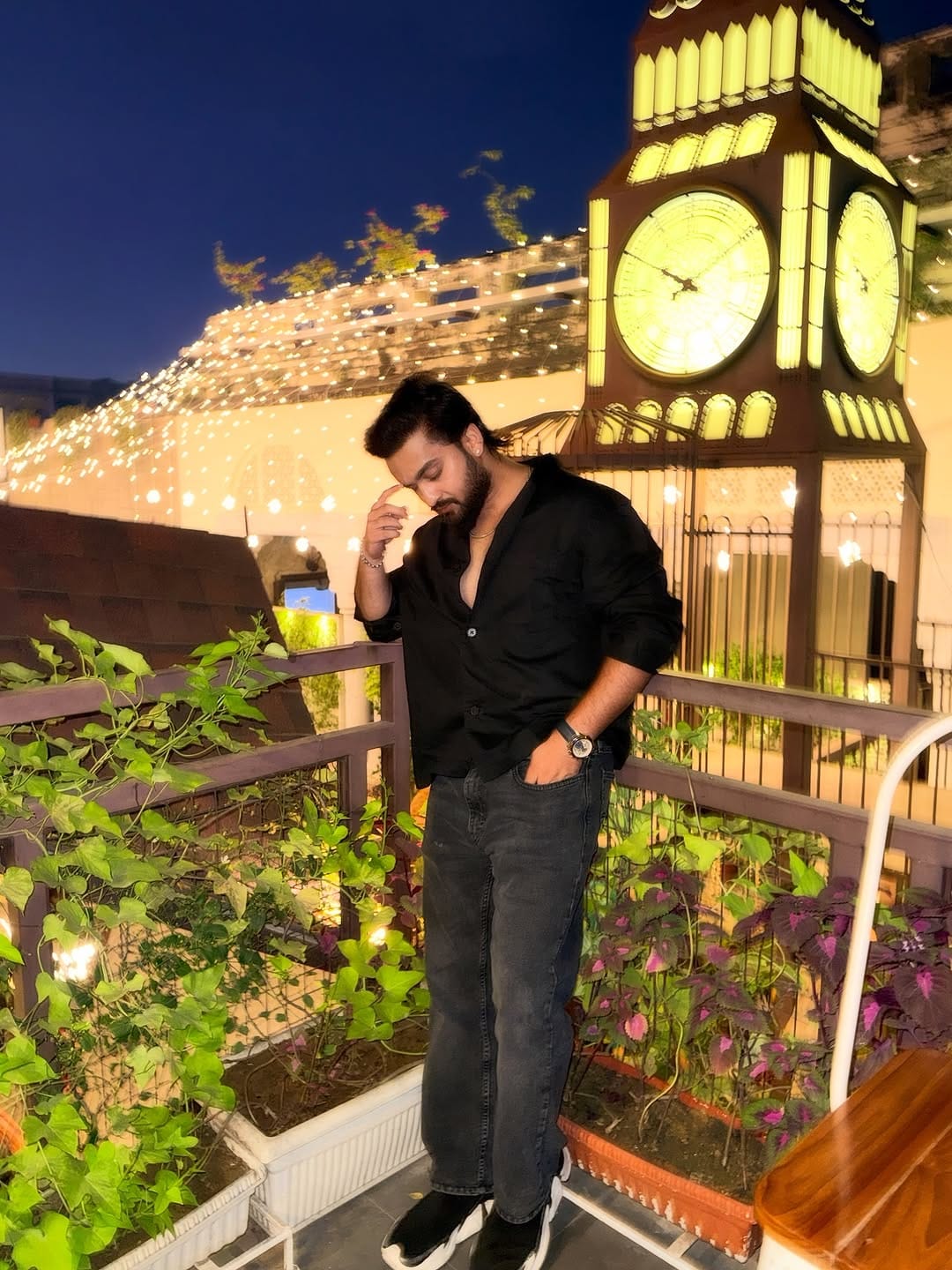 Post 3 by 𝓝𝓪𝓪𝔃 𝓪𝓵𝓲 𝓼𝓱𝓮𝓲𝓴𝓱 🖤 on Instagram (carousel)