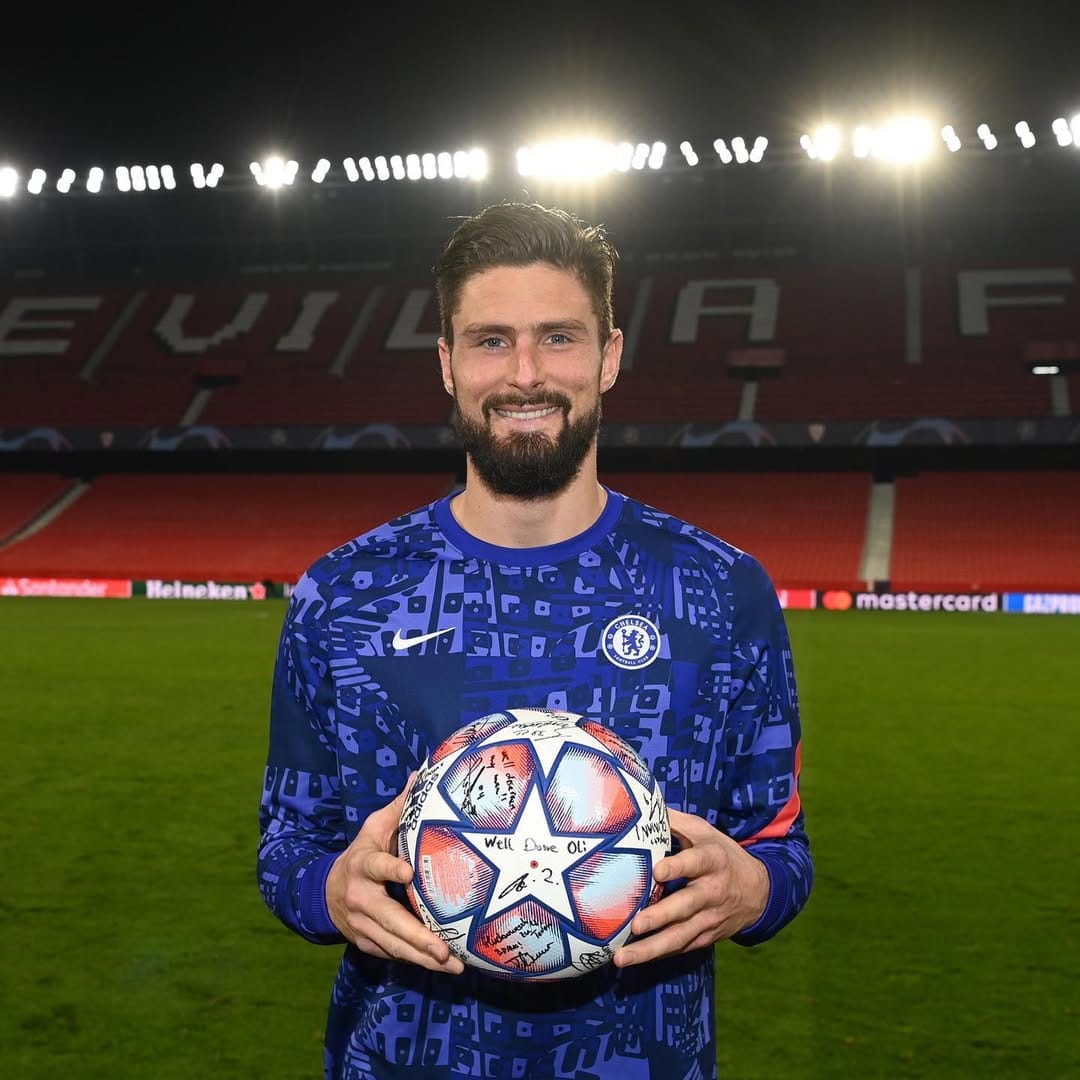 Post 6 by Les fans d'Olivier Giroud ⚽️ on Instagram (image)