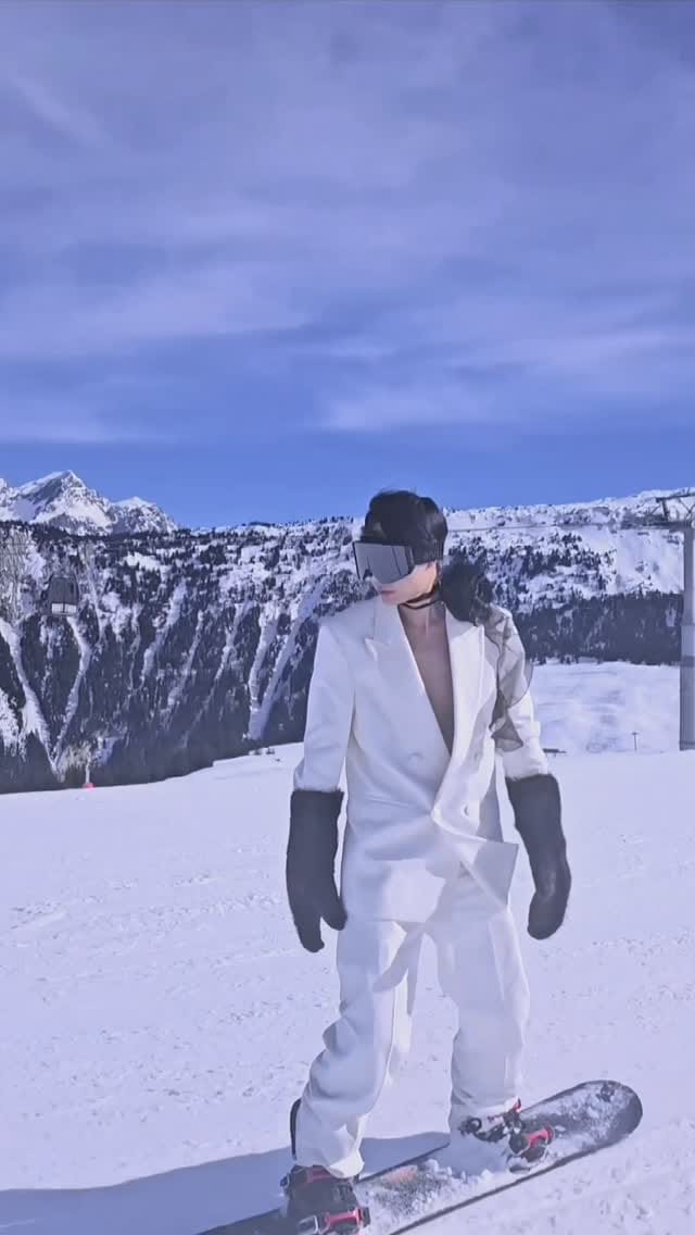 Post 5 by Killian Yang on Instagram (video)
