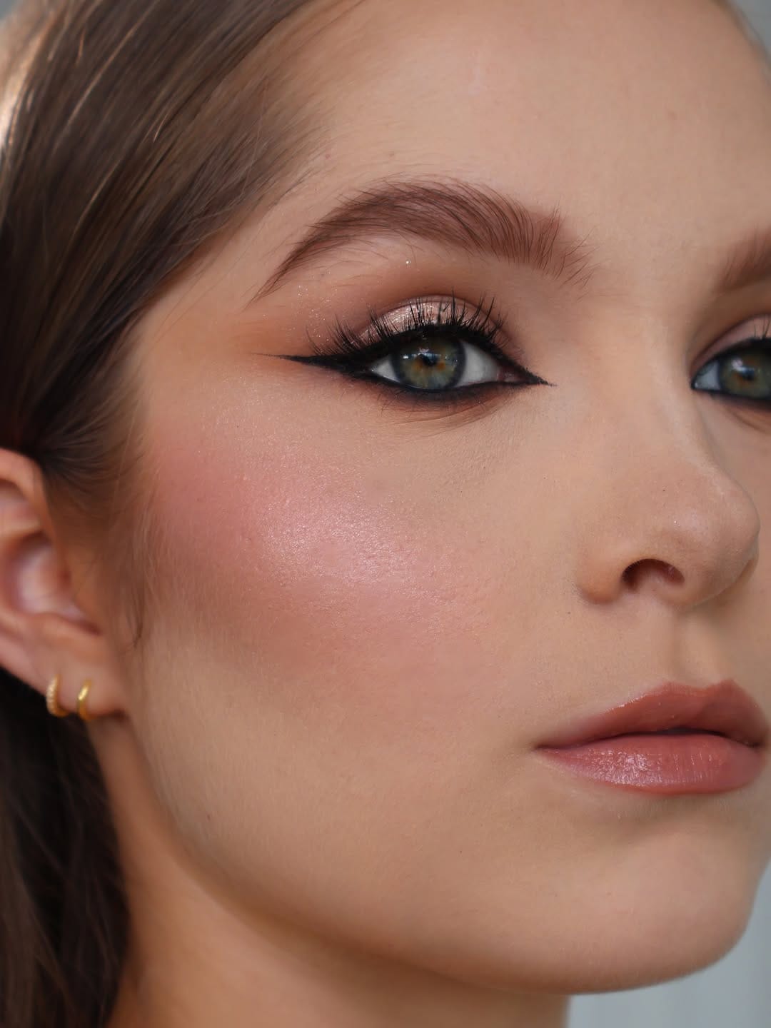 Post 1 by Juliana - Barcelona Makeup Artist & Hairstylist on Instagram (carousel)