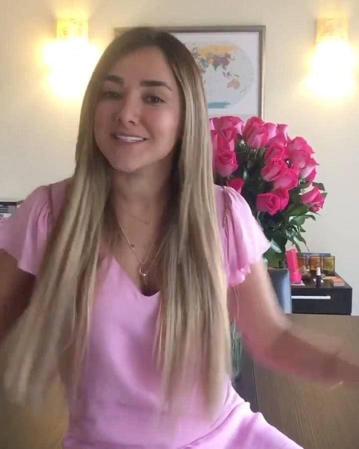 Post 9 by Claudia Santoyo on Instagram (video)