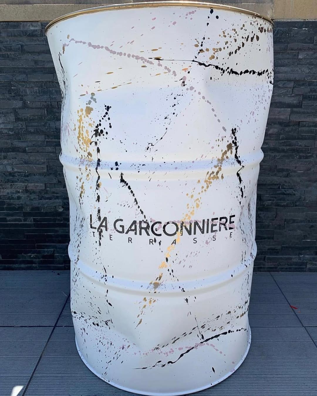 Post 6 by LA GARÇONNIÈRE on Instagram (carousel)