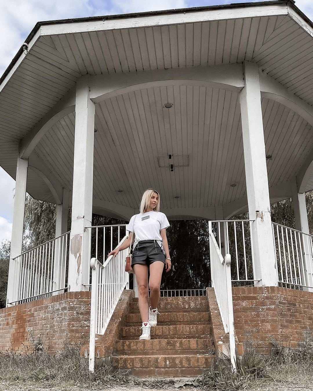 Post 2 by VERONICA TUDOR on Instagram (image)