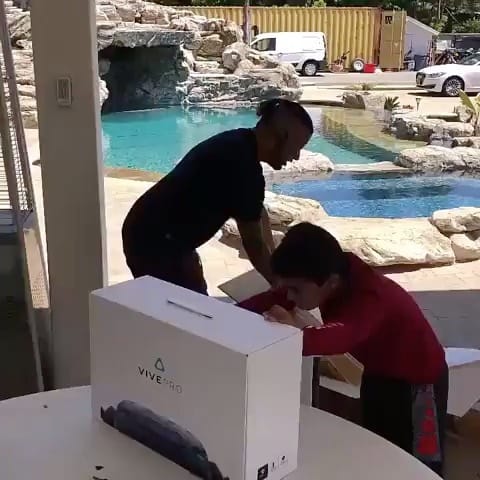 Post 6 by Ruth Anabel on Instagram (video)