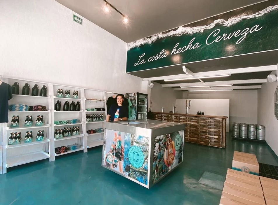 Post 10 by Cervecería de la Costa on Instagram (carousel)