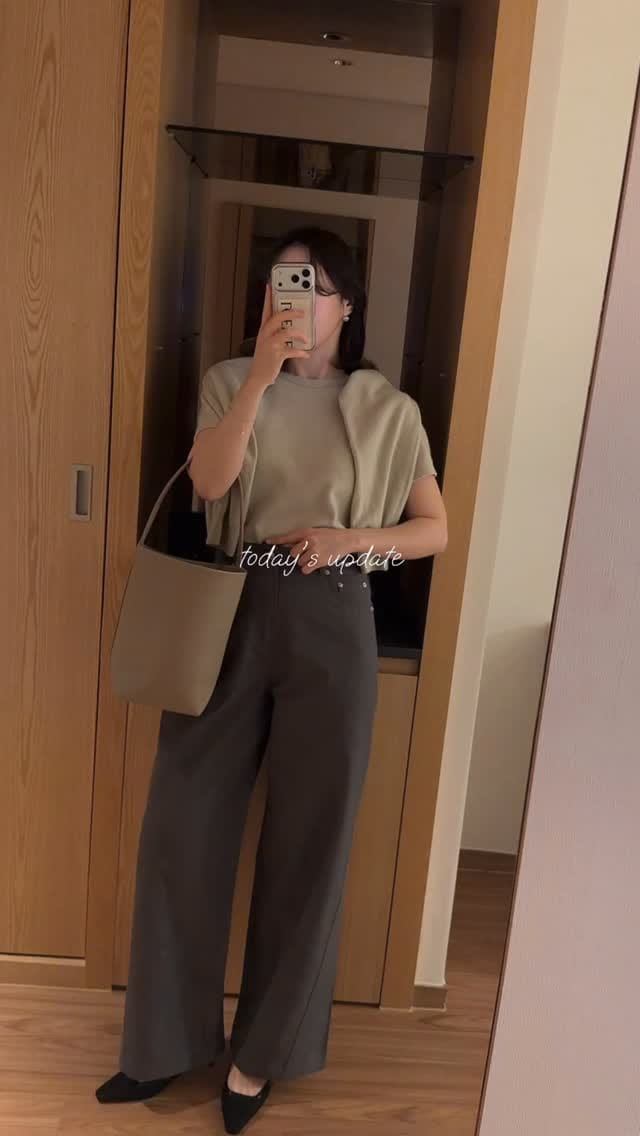 Post 9 by lareve 라레브 on Instagram (video)