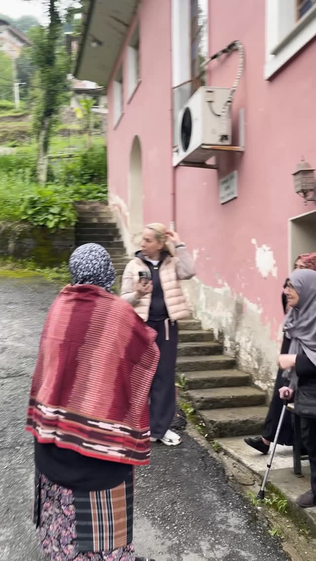 Post 3 by Selin Toprak Mezdeği on Instagram (video)