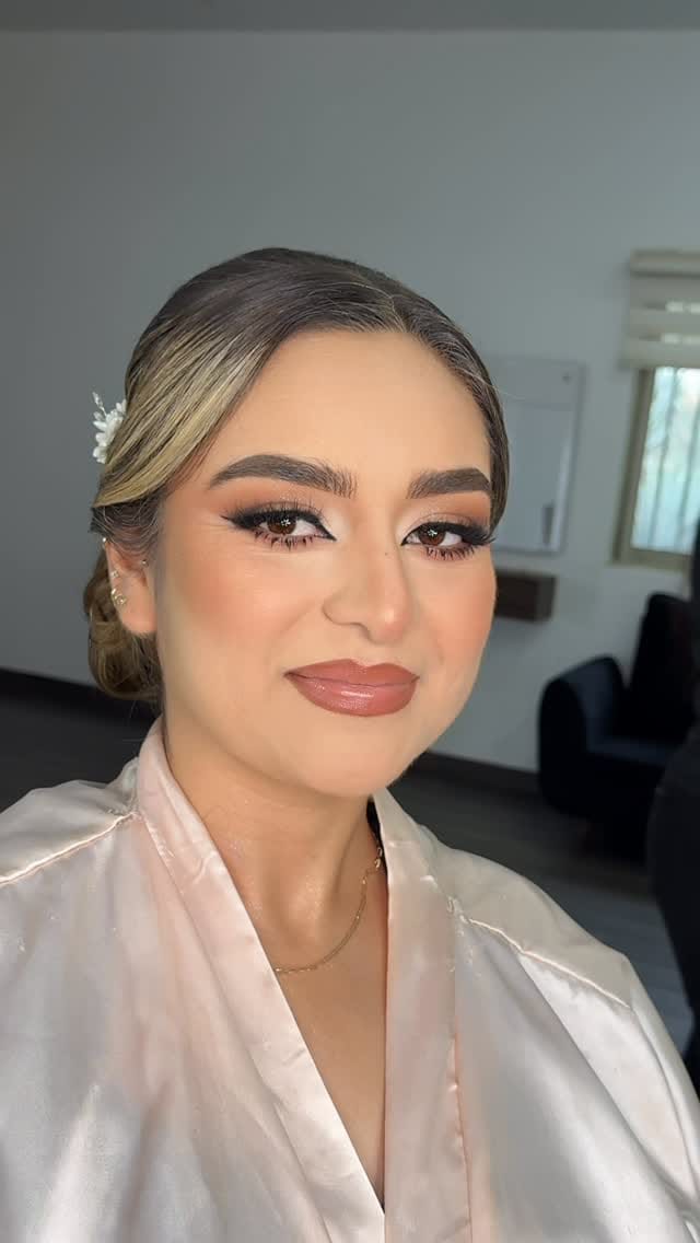 Post 6 by Grey Valenzuela Makeup on Instagram (video)