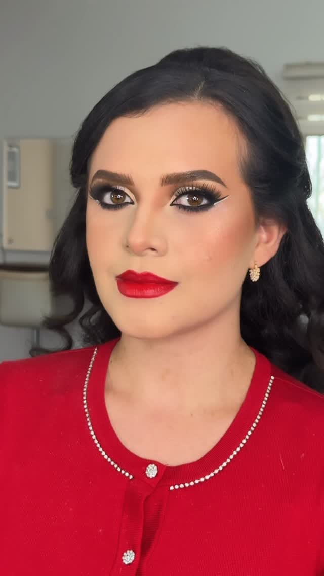Post 4 by Grey Valenzuela Makeup on Instagram (video)