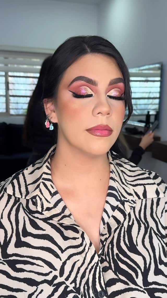 Post 5 by Grey Valenzuela Makeup on Instagram (video)