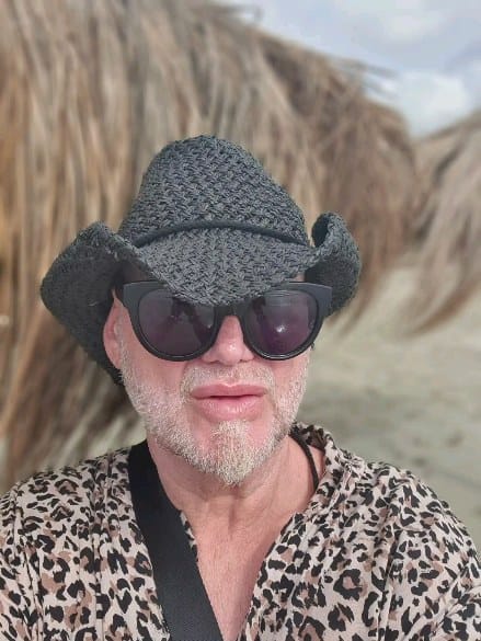 Post 10 by Ronald Maasakkers Soetekouw on Instagram (video)