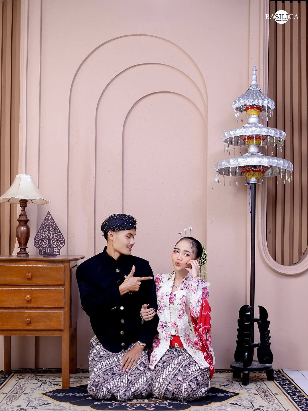 Post 8 by 🌹MAKEUP WEDDING CILACAP & PROFESIONAL MAKEUP COURSE on Instagram (carousel)