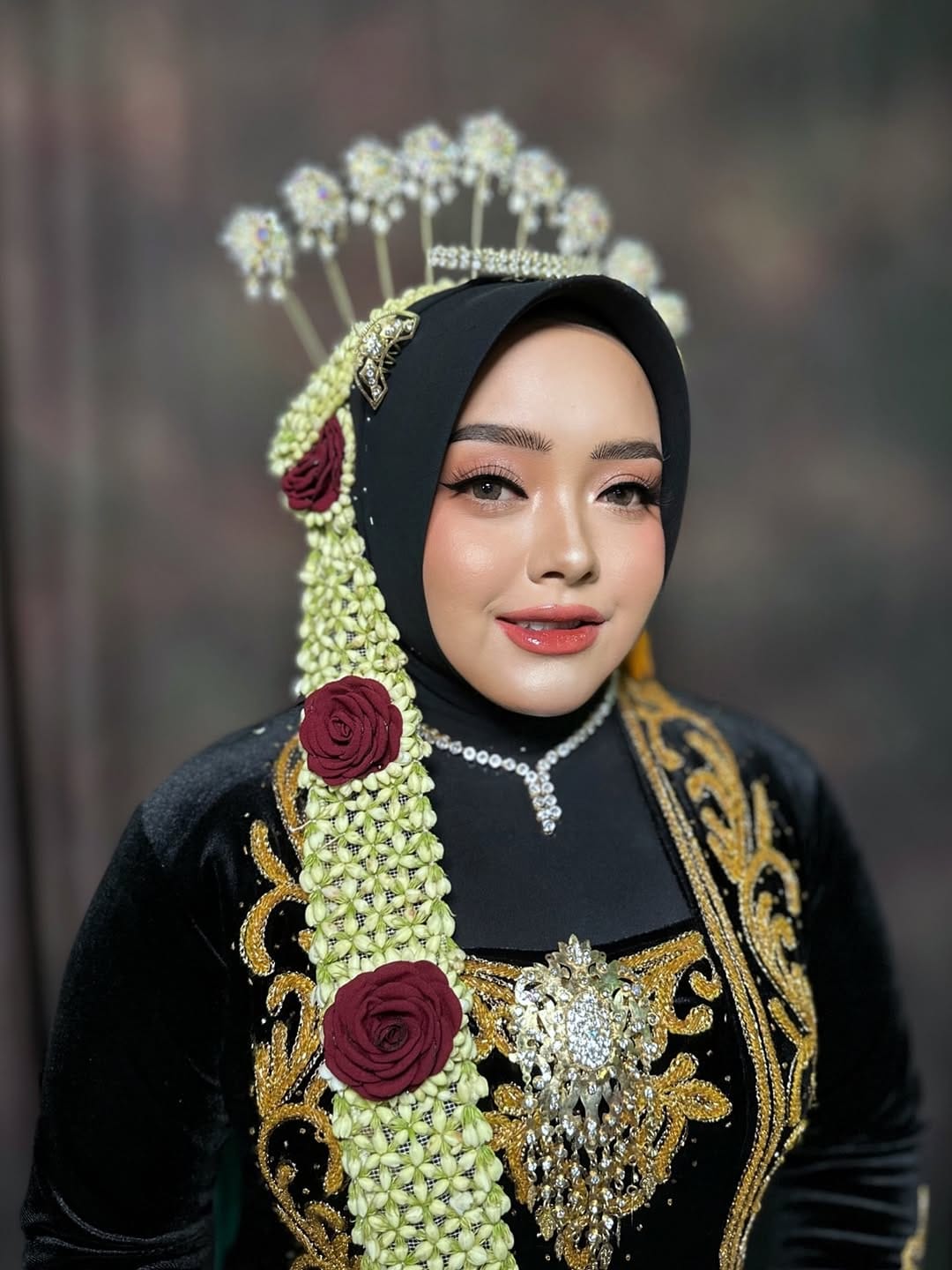 Post 3 by 🌹MAKEUP WEDDING CILACAP & PROFESIONAL MAKEUP COURSE on Instagram (image)