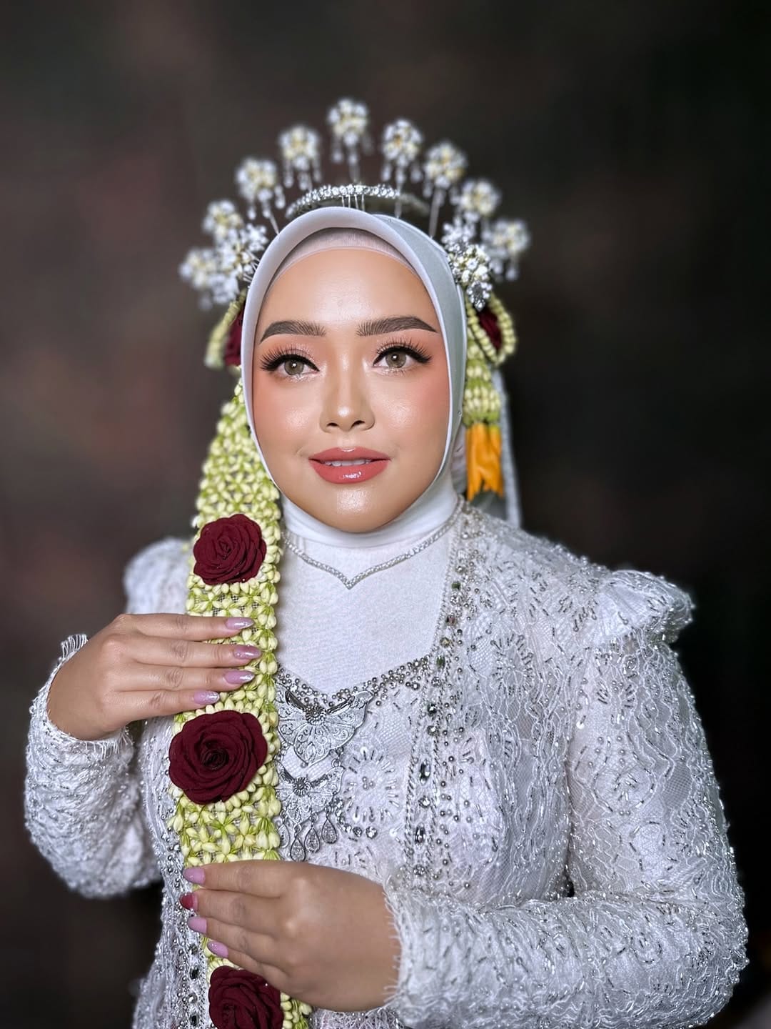 Post 4 by 🌹MAKEUP WEDDING CILACAP & PROFESIONAL MAKEUP COURSE on Instagram (image)
