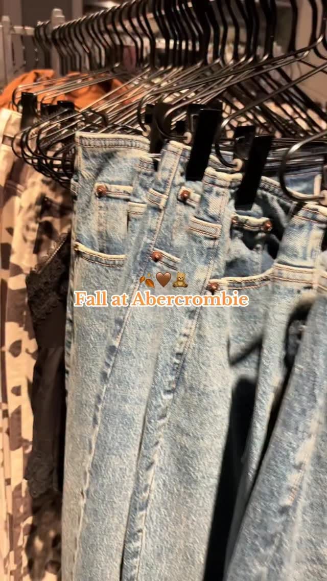 Post 5 by A I N E E on Instagram (video)