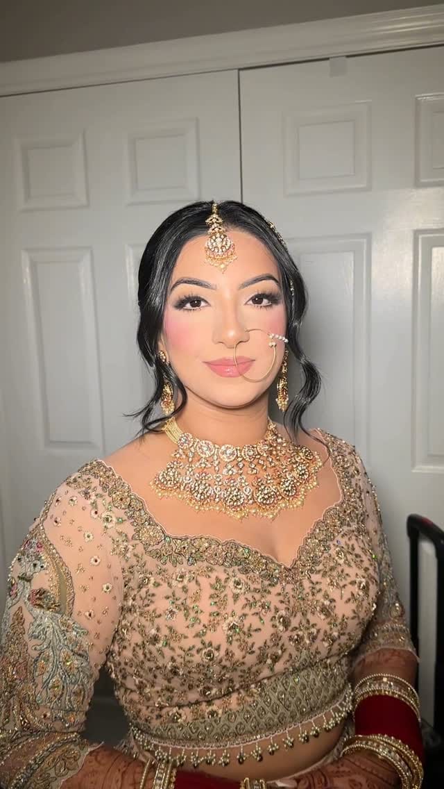 Post 1 by Kiss And Makeup By Nidhi Singh on Instagram (video)