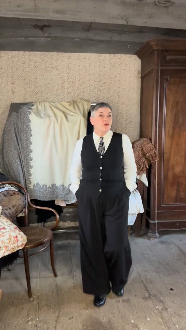 Post 8 by Chez PouPoule on Instagram (video)