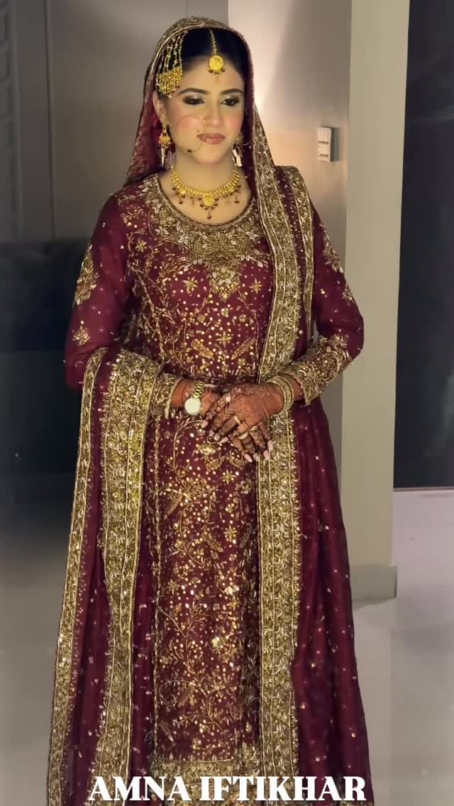 Post 1 by Amna Iftikhar Ahmed Ali Khan💄 on Instagram (video)