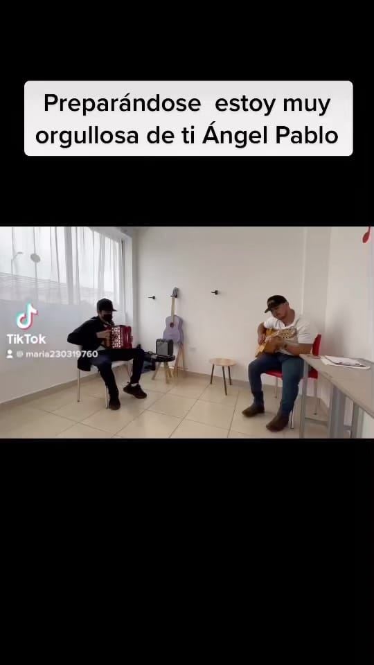 Post 10 by Acri_colorsNails on Instagram (video)