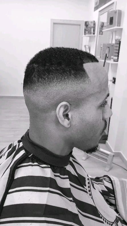 Post 4 by KARIM BARBERSHOP on Instagram (video)
