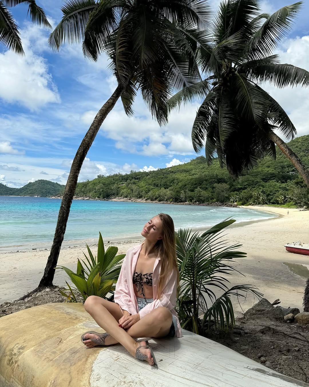 Post 8 by Olya | Travel esthetics & Style on Instagram (image)