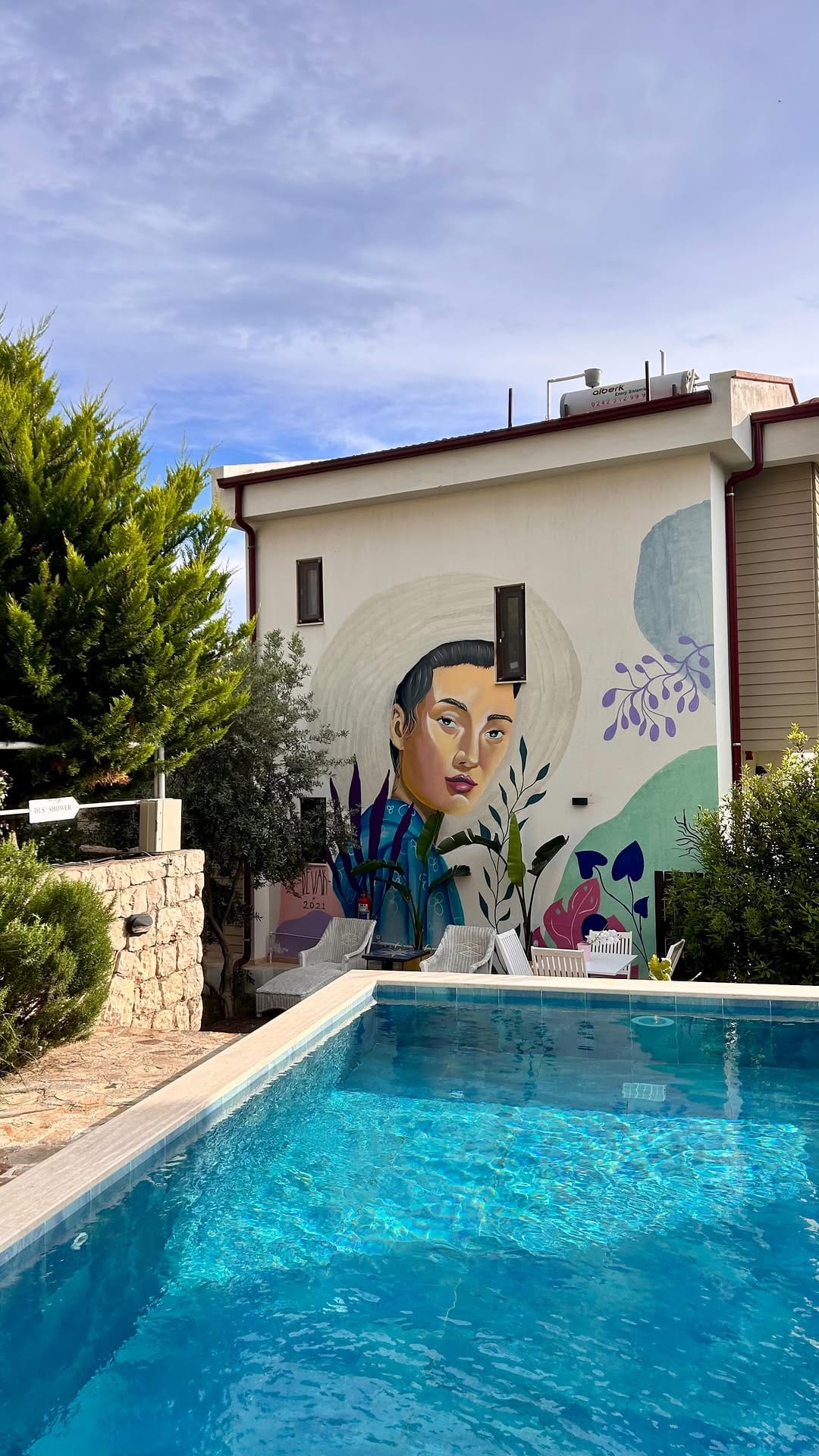 Post 4 by Gezi Tozu Burcu on Instagram (video)