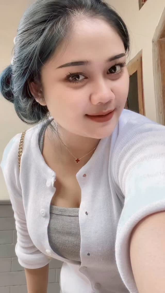 Post 4 by Silva Paramita on Instagram (video)