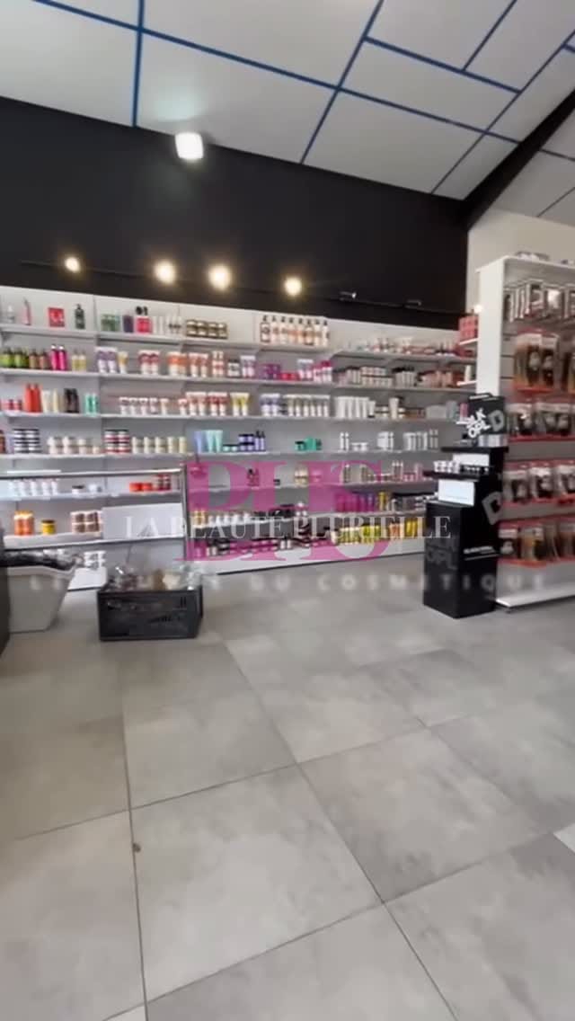 Post 1 by Brooklynhairshop on Instagram (video)