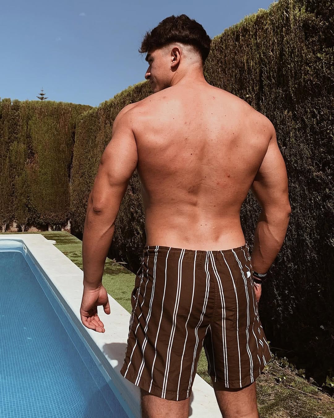 Post 9 by Nepo Sánchez on Instagram (carousel)