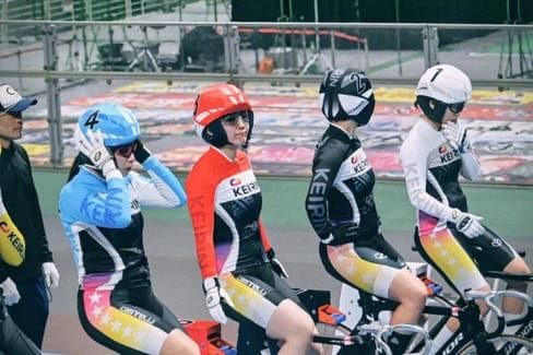 Post 7 by 鈴木 奈央 (Nao Suzuki) on Instagram (carousel)