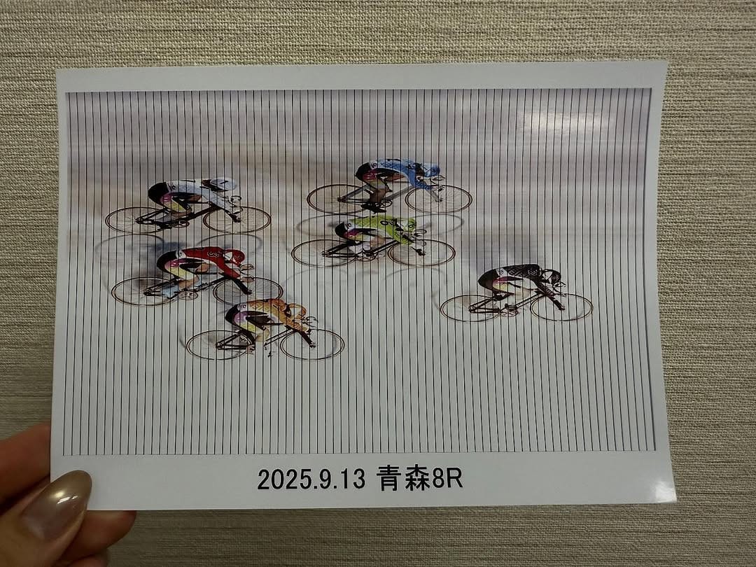 Post 10 by 鈴木 奈央 (Nao Suzuki) on Instagram (carousel)