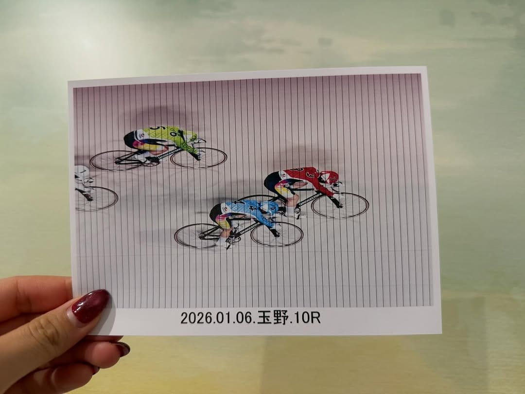 Post 2 by 鈴木 奈央 (Nao Suzuki) on Instagram (carousel)