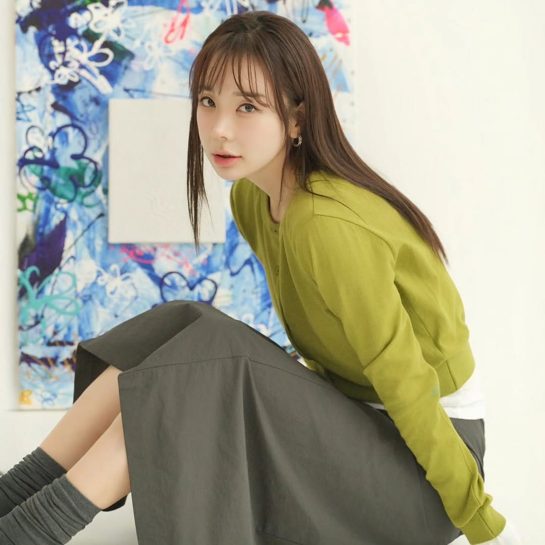Post 4 by 박인지메이크업 on Instagram (carousel)