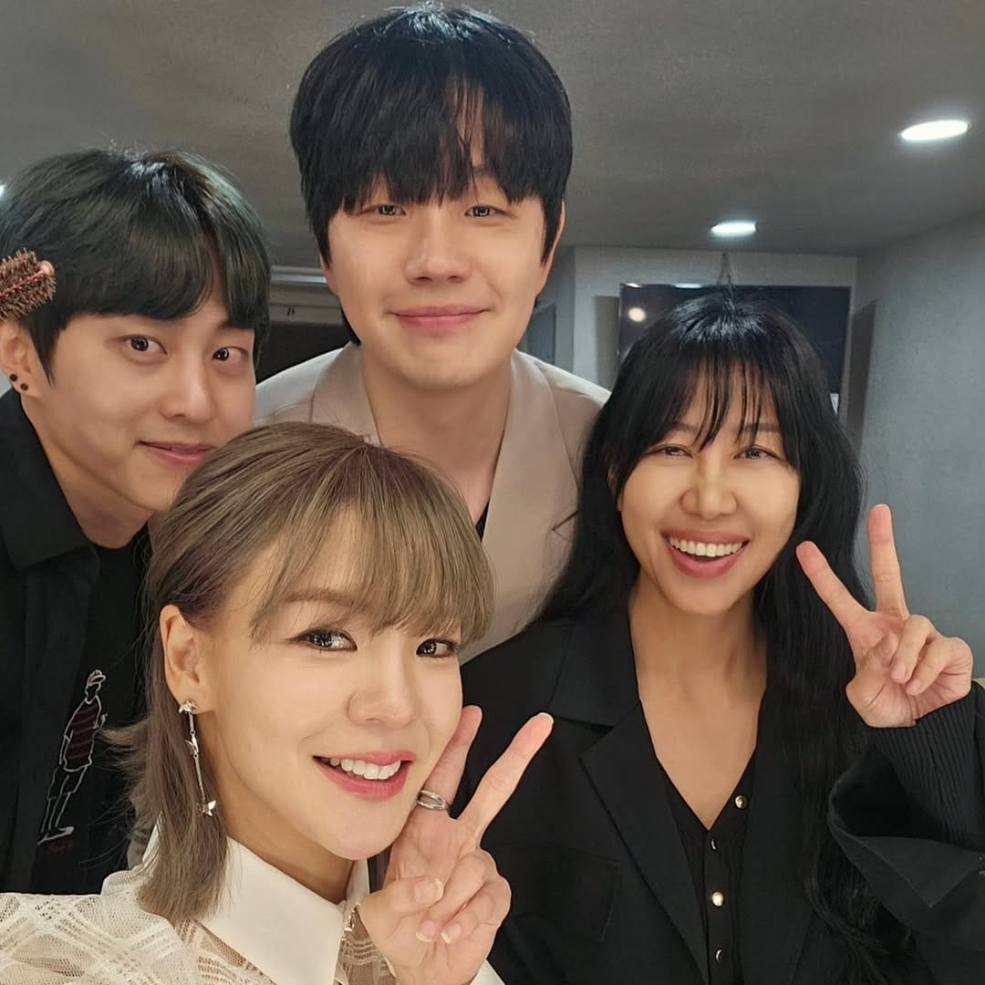Post 5 by 박인지메이크업 on Instagram (carousel)
