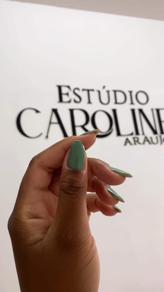 Post 9 by Caroline Araujo | NAIL DESIGNER - Diadema Centro • SP on Instagram (video)