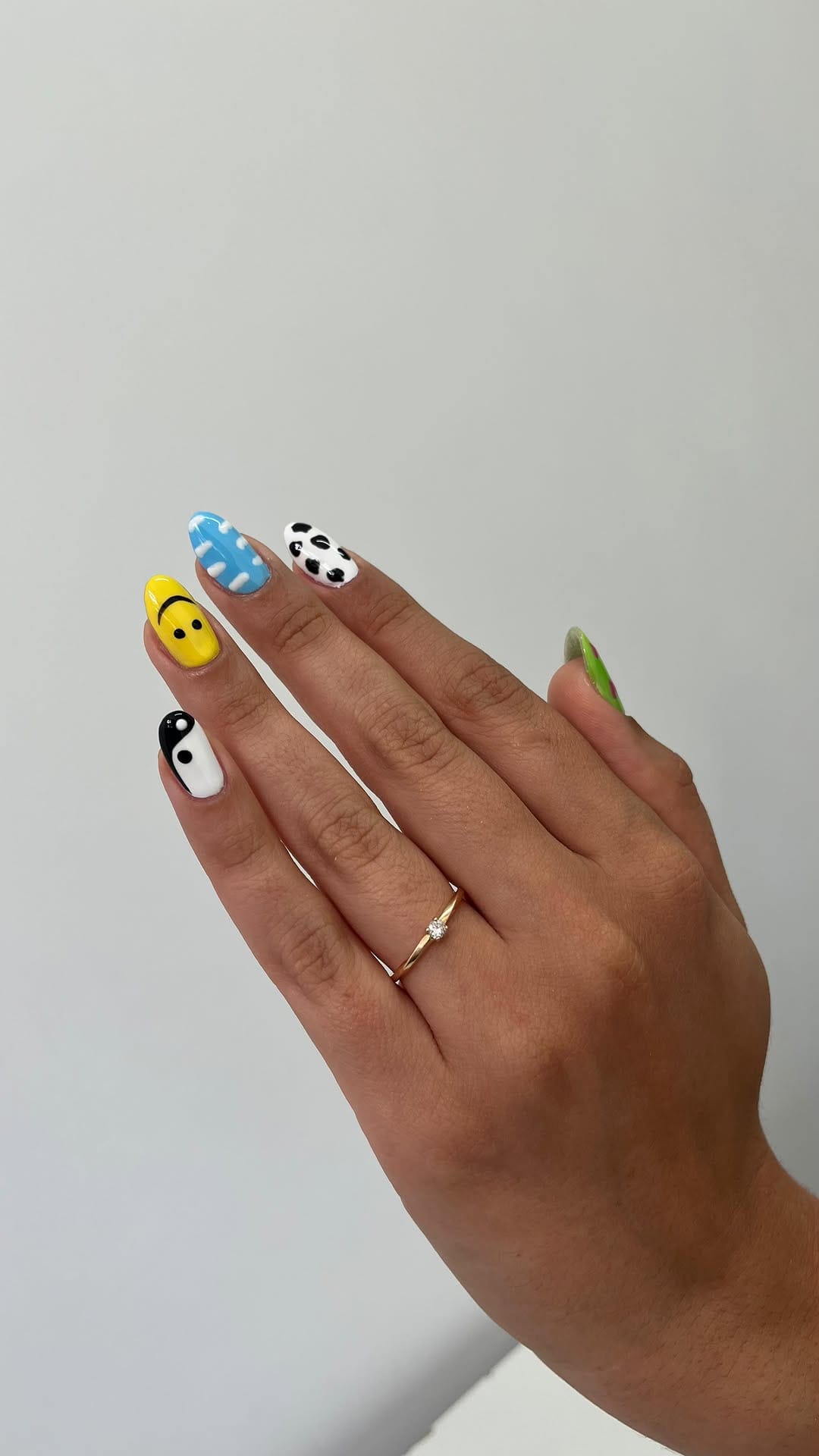 Post 5 by Caroline Araujo | NAIL DESIGNER - Diadema Centro • SP on Instagram (video)