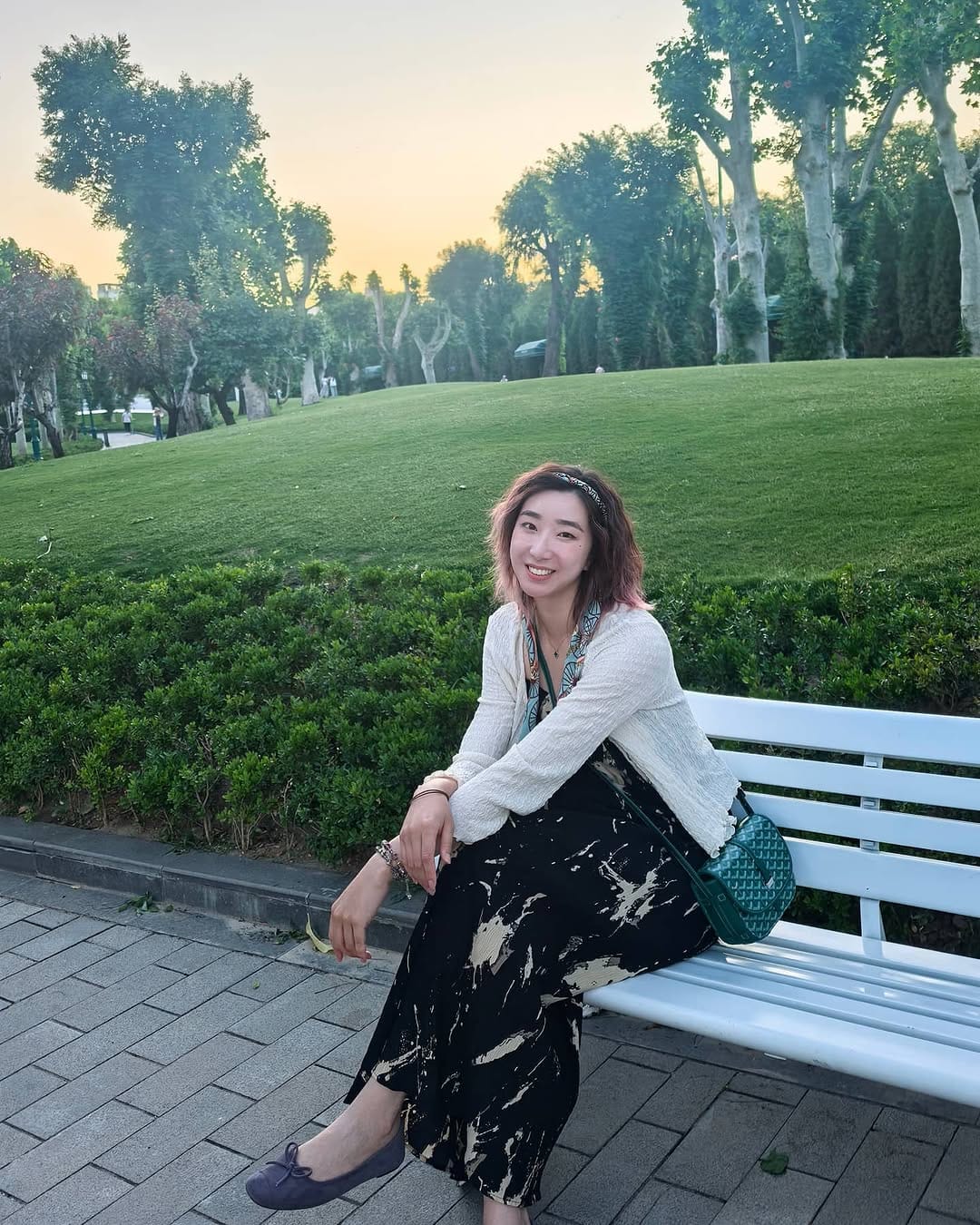 Post 10 by 崔子婷 on Instagram (carousel)