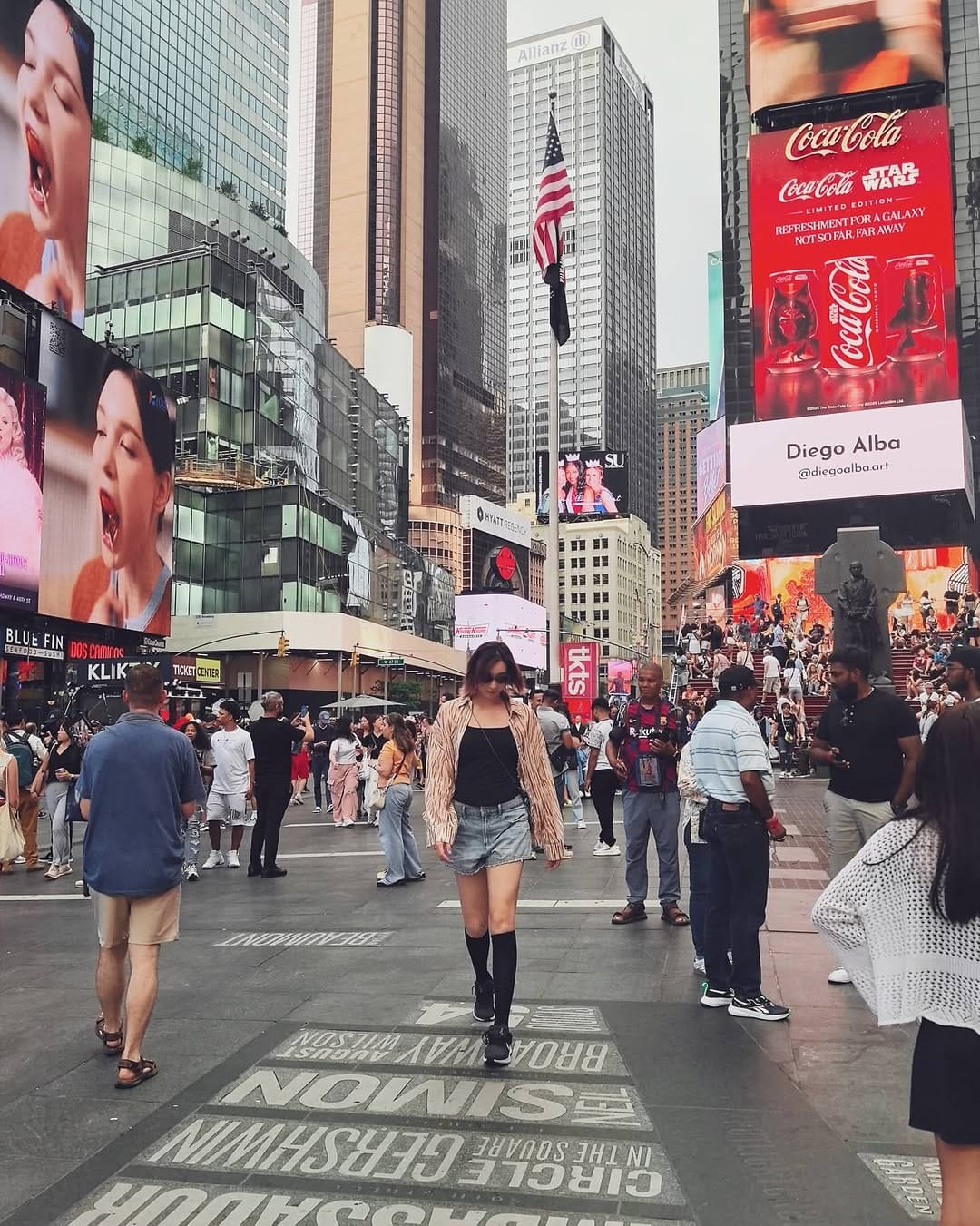 Post 8 by 崔子婷 on Instagram (carousel)