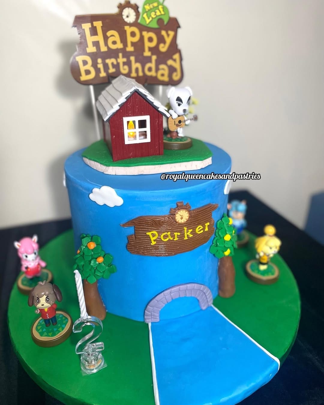 Post 5 by Royal Queen Cakes And Pastries on Instagram (image)