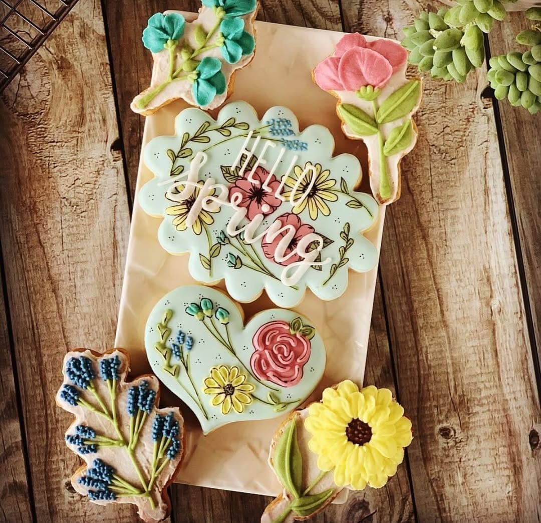 Post 4 by Vero | Royal icing cookies | Biscuits | Paris | France on Instagram (image)